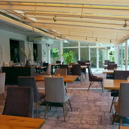 Guest house Buglhof 3*